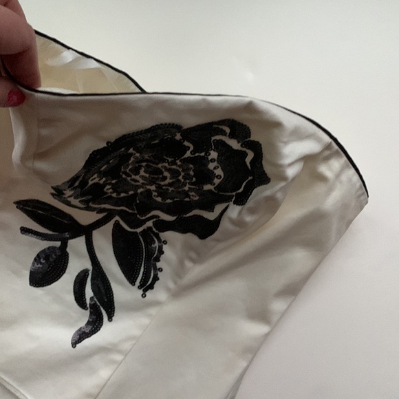 WHBM 🖤 Black Ivory Crop Top Bustier with Sequin Flower Floral Embroidery Detail - Picture 5 of 14